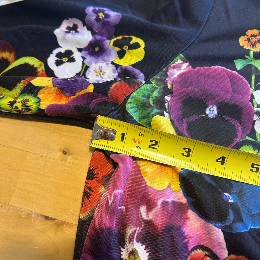 Adidas brand. Floral Pansy Track Jacket - pair with jeans + sneakers. 20 in P2P - Picture 6 of 7